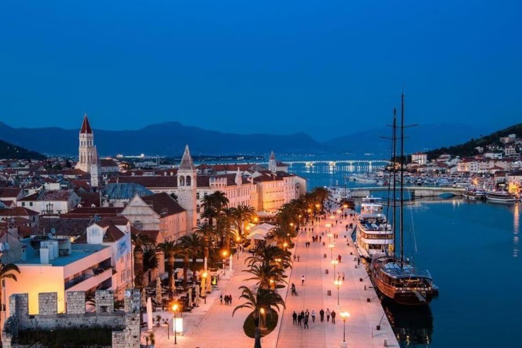 Bird View Apartment Carlissima Trogir Eksteriør bilde
