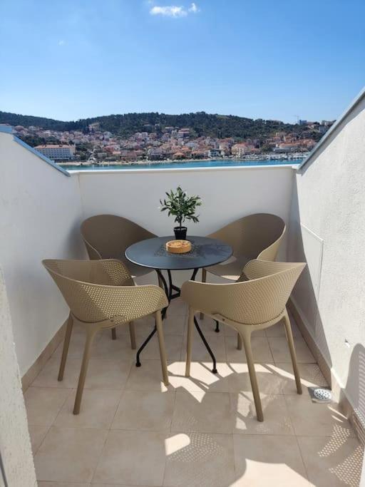 Bird View Apartment Carlissima Trogir Eksteriør bilde
